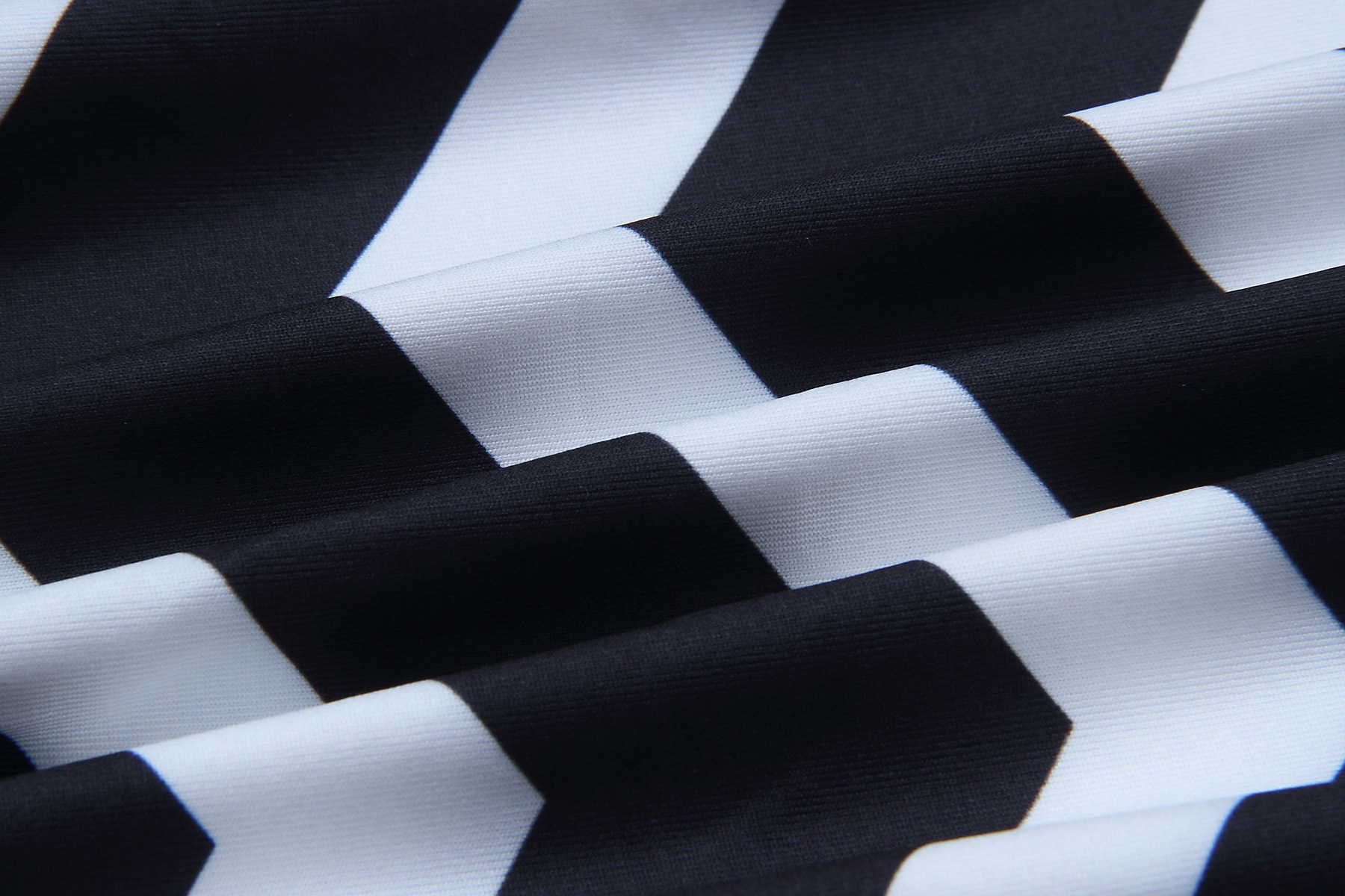 SZ60133-1 Strapless Pocket Zigzag Striped Romper